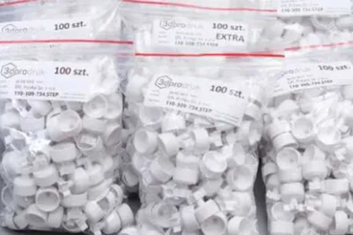 Elementy plastikowe wyprodukowane w technologii druku 3D jako alternatywa dla kosztownych form wtryskowych